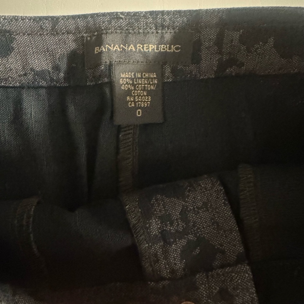 Banana Republic Black Floral jean Skirt - Picture 4 of 8